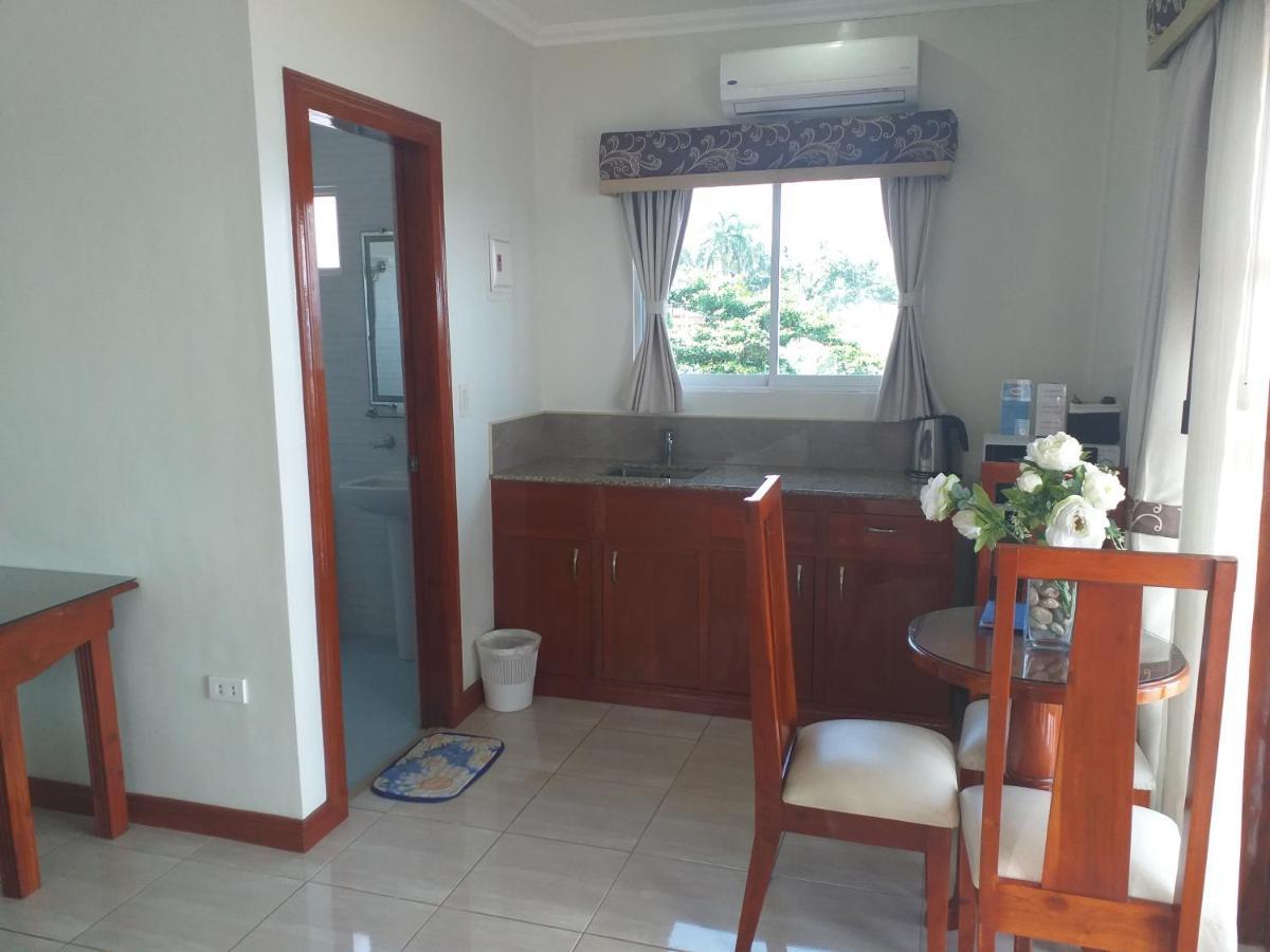 Ocean Breeze Resort Toledo Ngoại thất bức ảnh