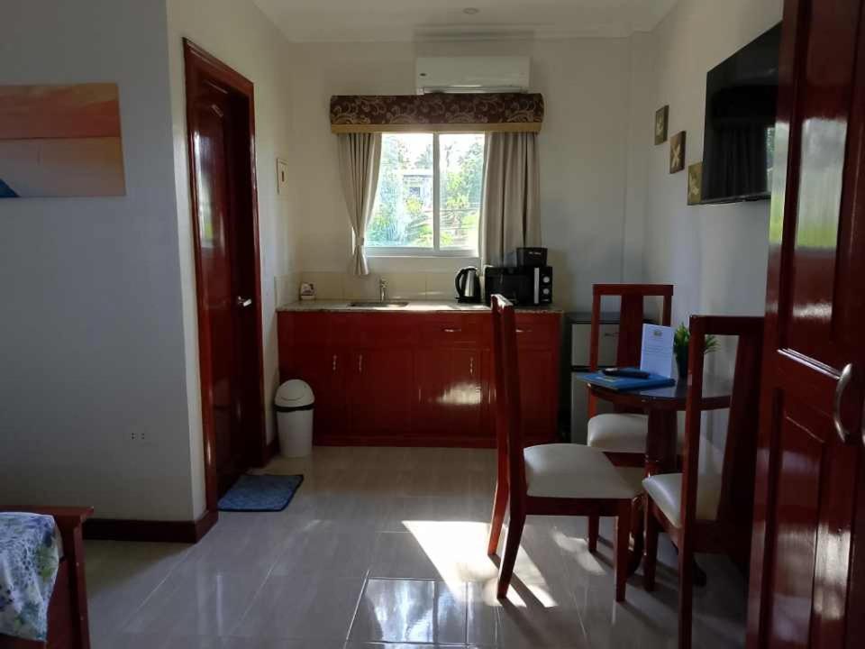 Ocean Breeze Resort Toledo Ngoại thất bức ảnh